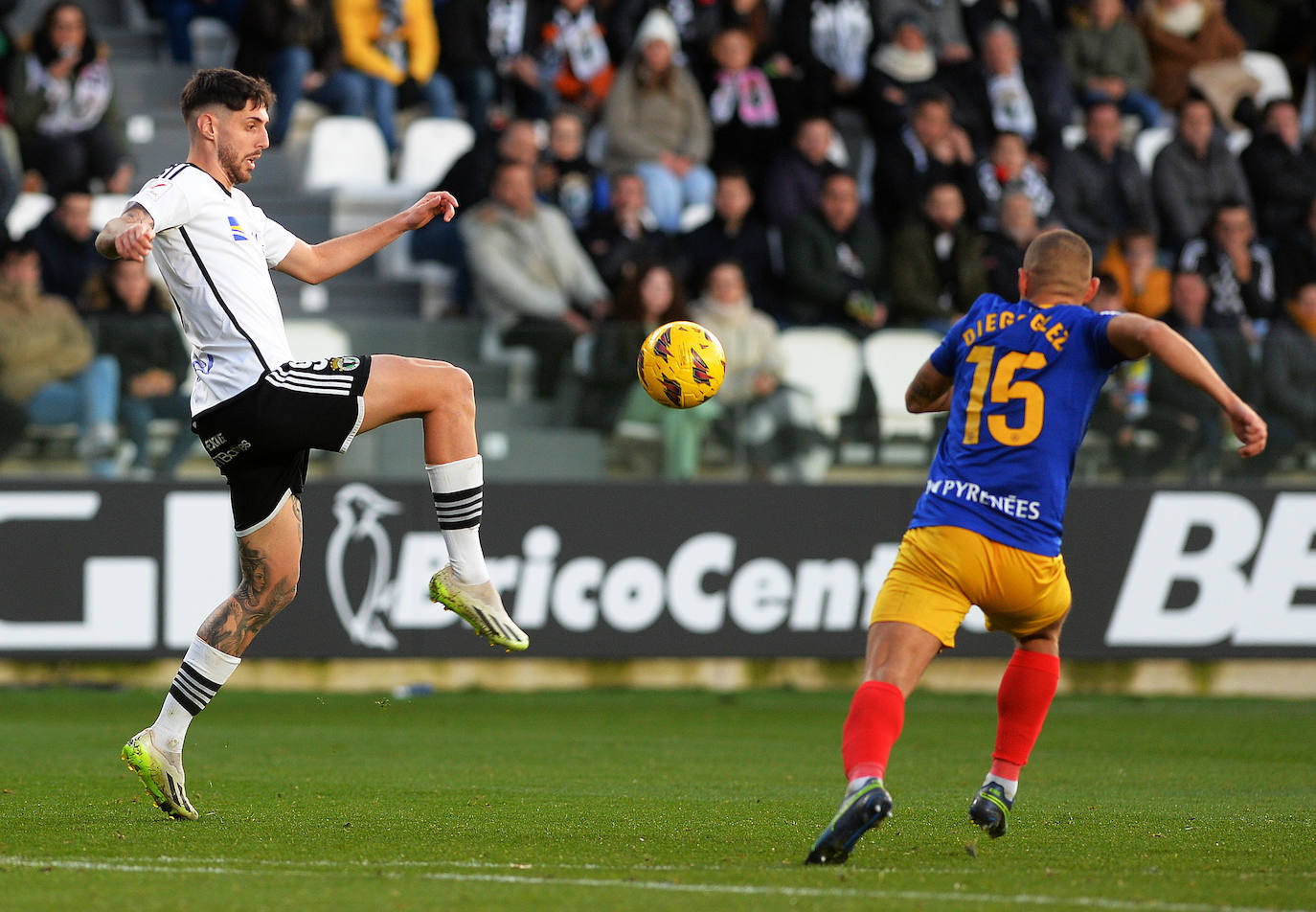 El Burgos CF no puede pasar del empate ante el Andorra