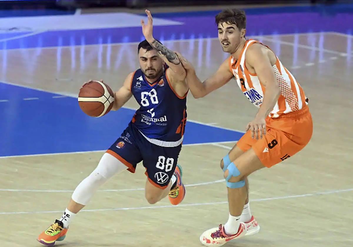 El Tizona en el partido que le enfrentó al Leyma Coruña en El Plantío.