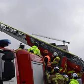 Una falsa alarma en L'Oréal y un incendio en un bar movilizan a los Bomberos de Burgos