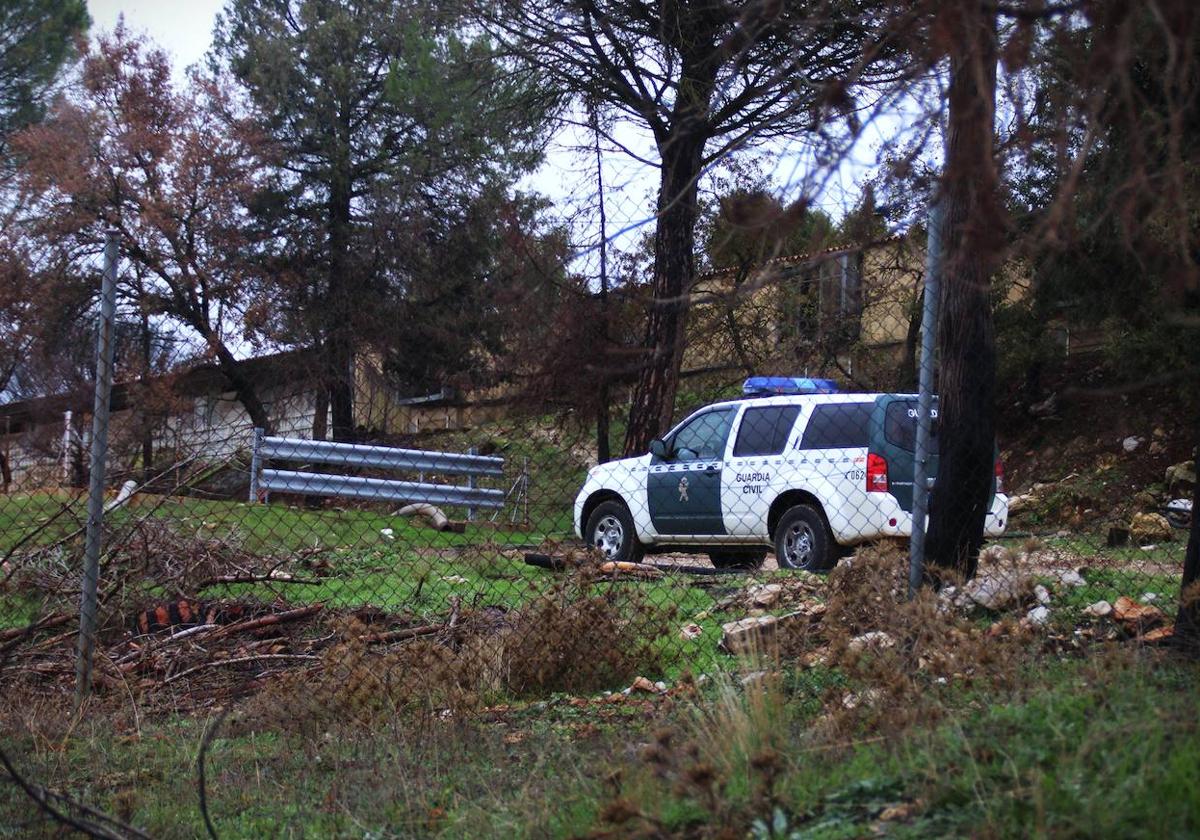 La Guardia Civil en la granja de cerdos de Quintanilla del Coco.