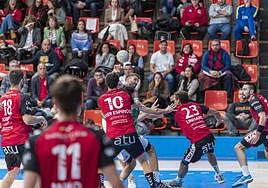 Imagen del encuentro entre el UBU San Pablo Burgos y el Handbol Mallorca.