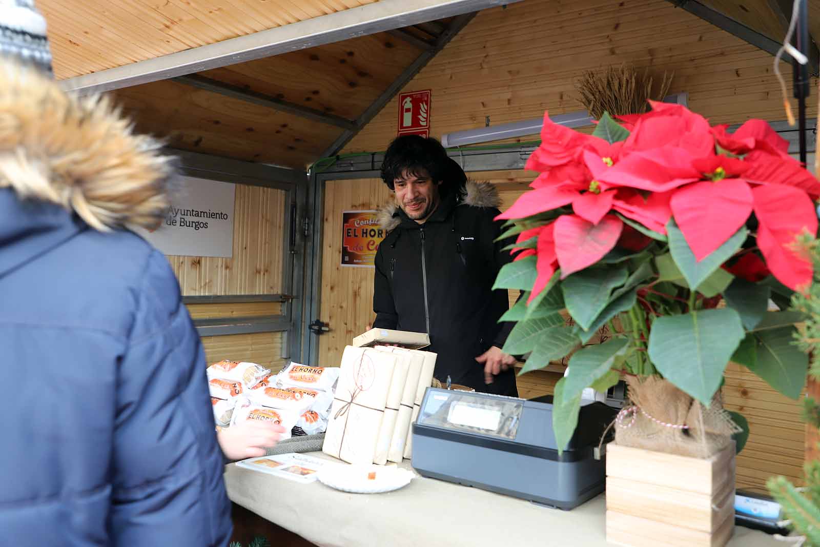 Así es el mercado navideño de Burgos Alimenta