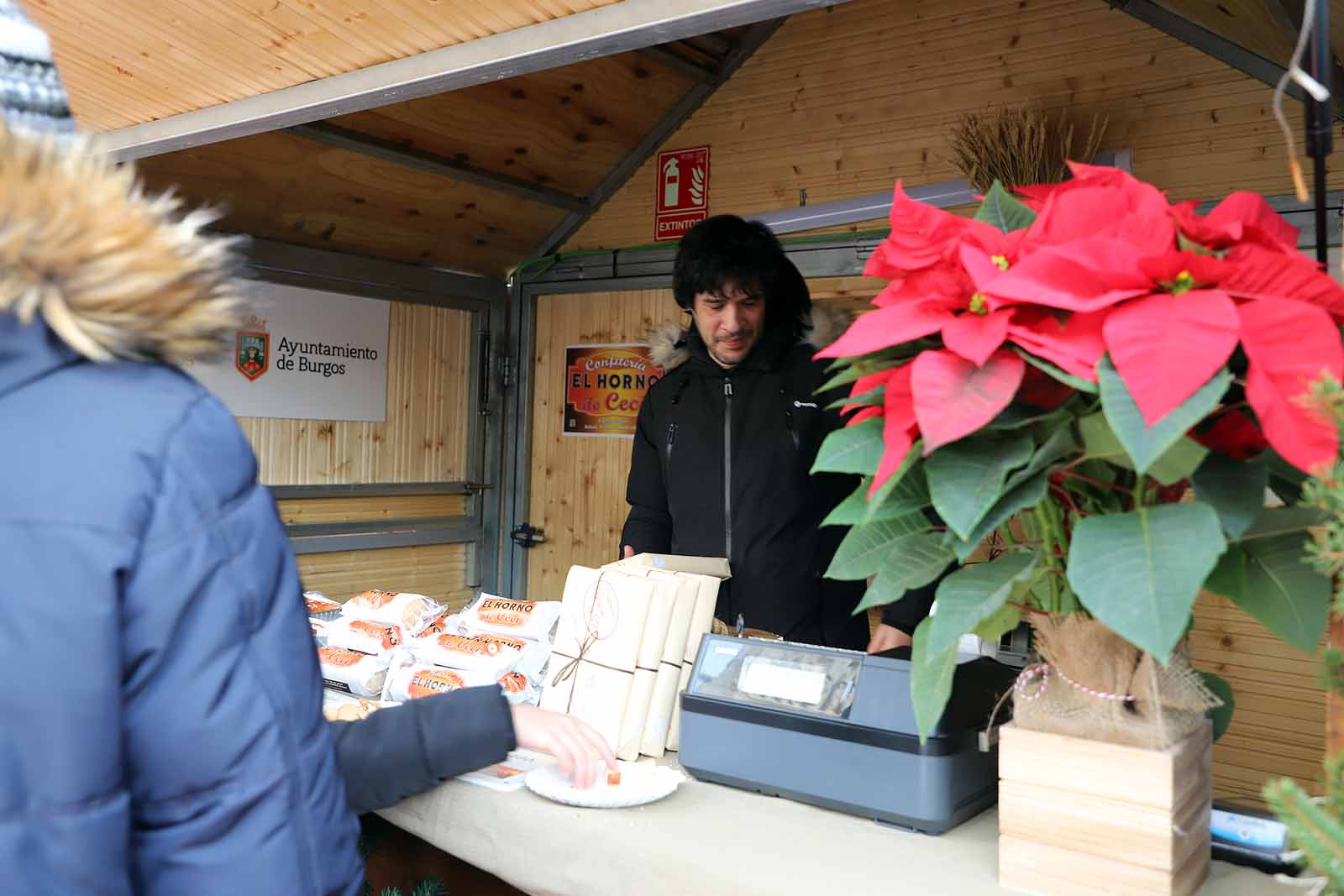 Así es el mercado navideño de Burgos Alimenta