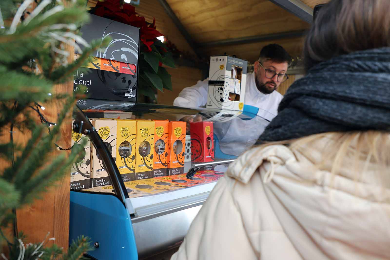 Así es el mercado navideño de Burgos Alimenta