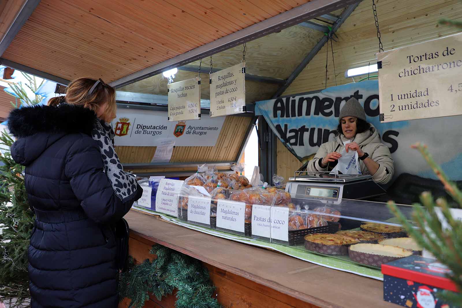 Así es el mercado navideño de Burgos Alimenta