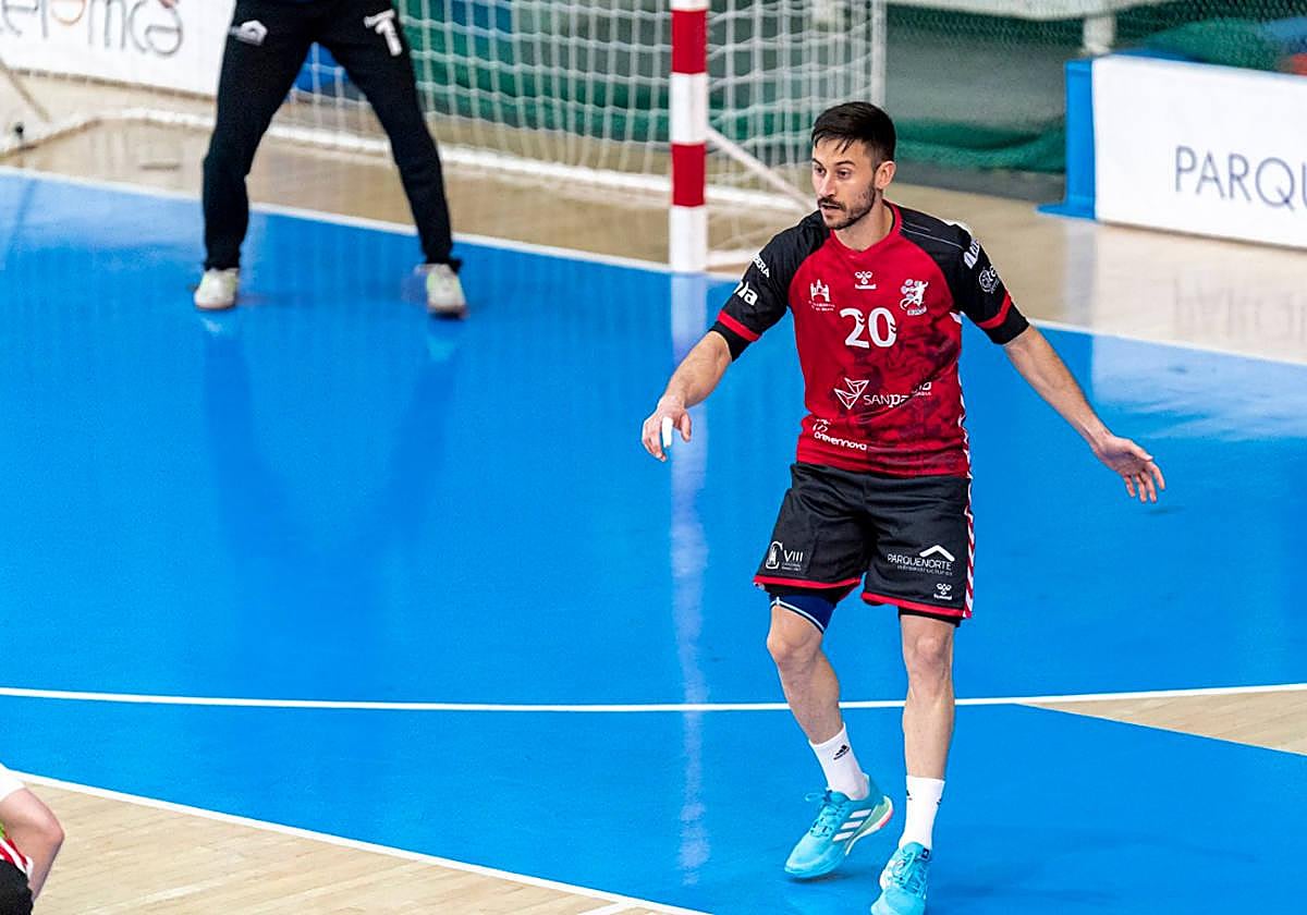 Toni Alegre en un encuentro con el UBU San Pablo Burgos.