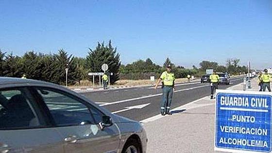 Castilla y León incrementará los controles de alcohol y drogas en carreteras la campaña navideña