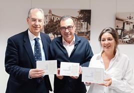 El presidente de la patronal de Burgos, Miguel Ángel Benavente, junto a Peral y Romero han presentado el libro.