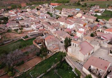 Un pueblo de Burgos quiere fijar población y alquila su bar por 10 euros mensuales