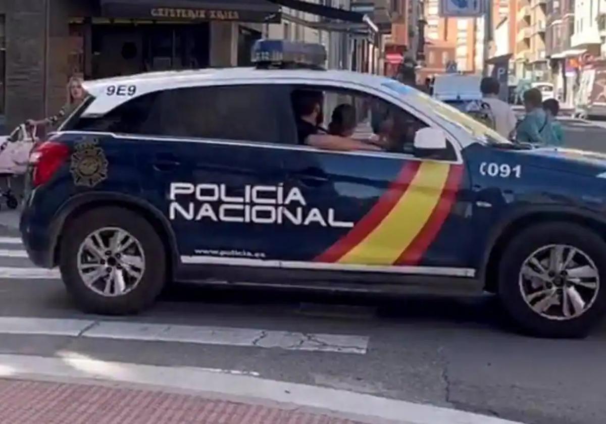 Imagen de archivo de la Policía Nacional por las calles de Miranda.