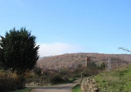 Vista de Riocavado de la Sierra desde la presa del río Valdorcas.