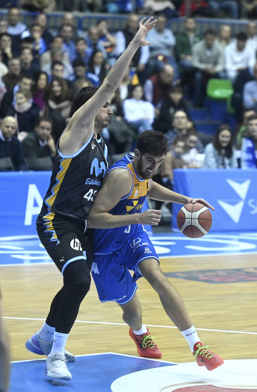 El partido del San Pablo Burgos frente al Estudiantes, en imágnes