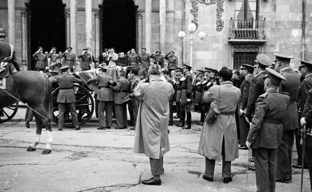 Imagen principal - El Palacio de Capitanía fue escenario protagonista del franquismo. 