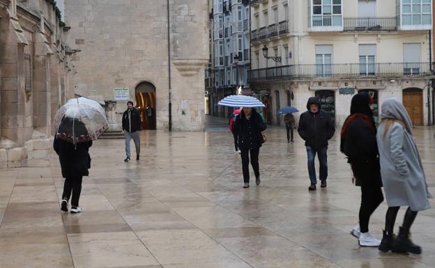 Los cielos permanecerán cubiertos y podrán producirse algunas precipitaciones este fin de semana.