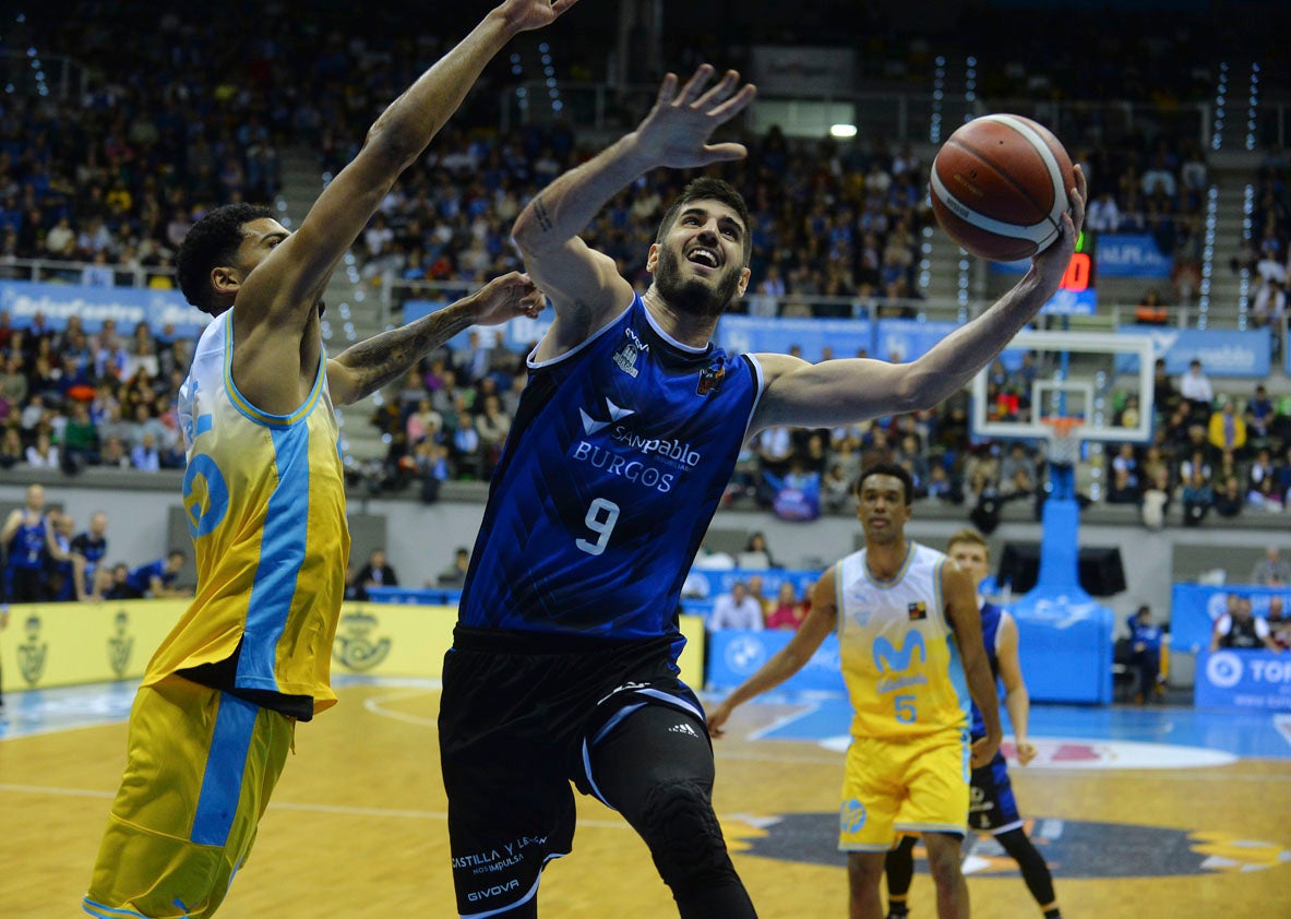 Fotos: El San Pablo cae derrotado en el Coliseum