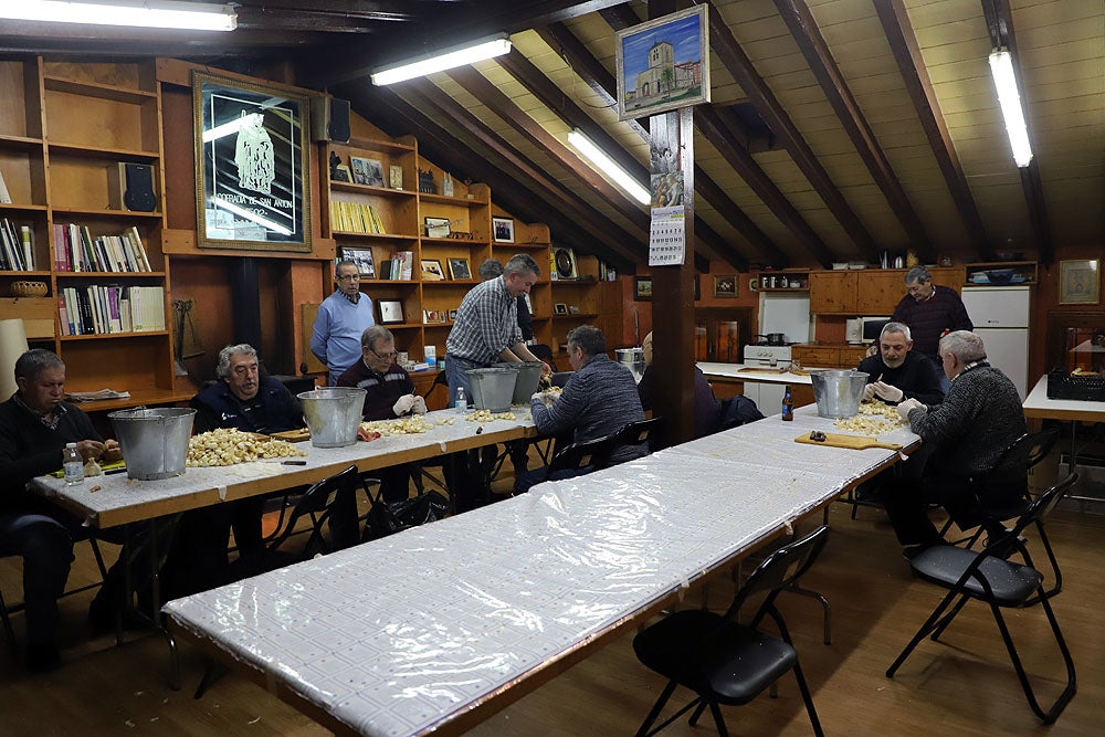 Fotos: La Cofradía de San Antón se prepara para celebrar Los Titos