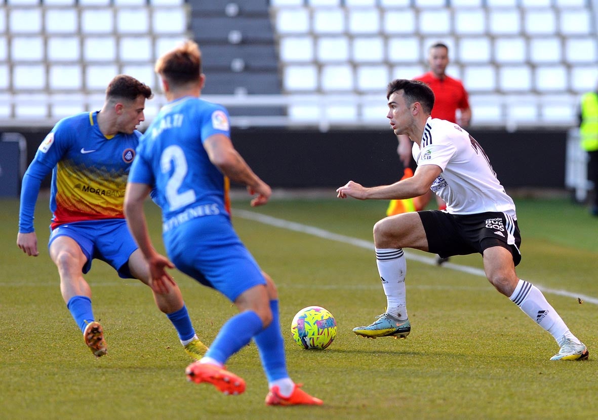 Fotos: El Burgos CF recupera la senda de la victoria