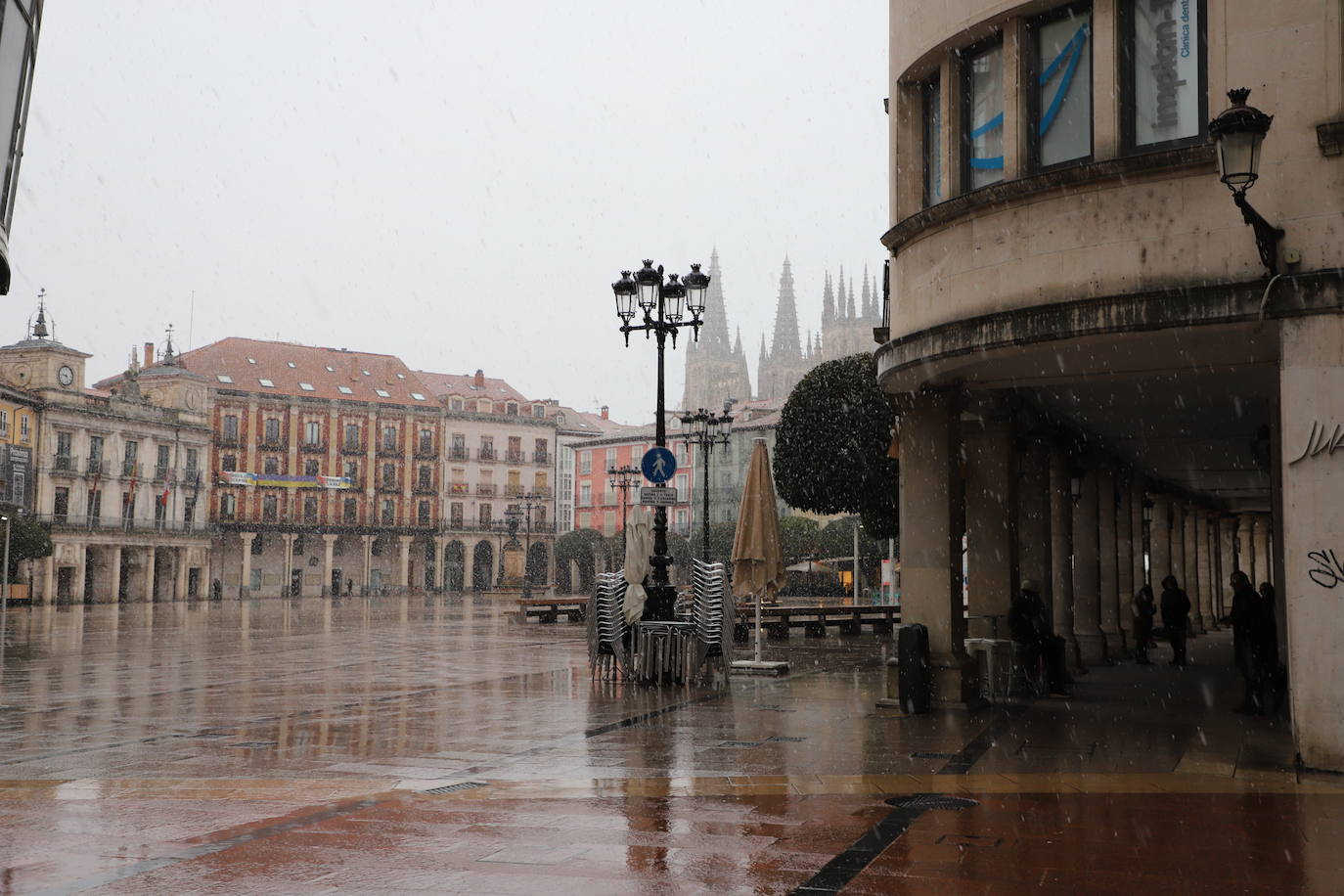 Fotos: Llega la nieve a Burgos capital