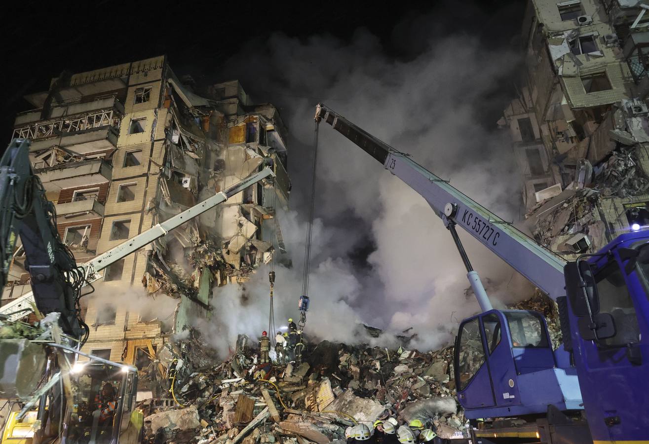 Fotos: El bombardeo de un edificio de viviendas en Dnipró crea una de las mayores masacres la guerra de Ucrania