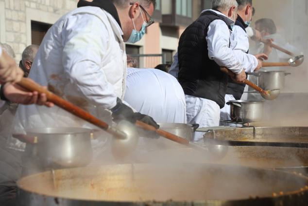 Fotos: Cientos de burgaleses hacen cola para probar &#039;Los Titos&#039;