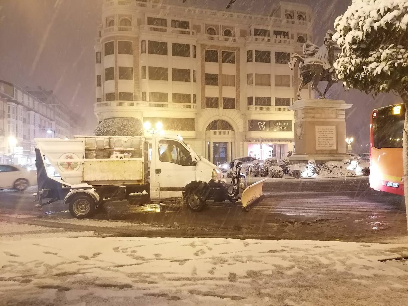 Las nevadas se han echo notar a última hora de la tarde en la capital burgalesa