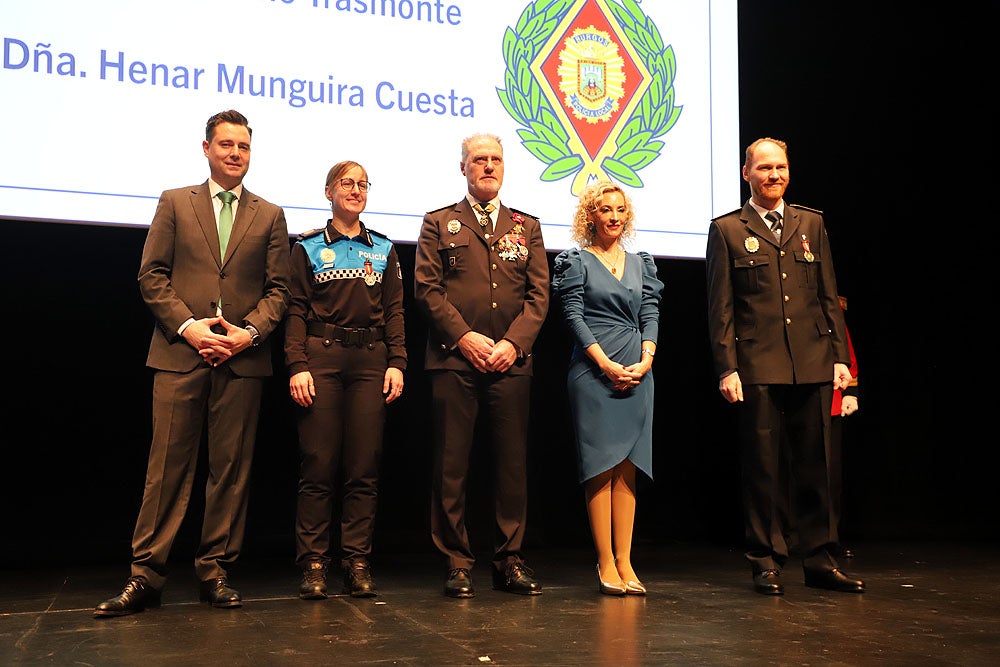 Fotos: La Policía Local de Burgos entrega distinciones y reconocimientos por el Patrón de 2023