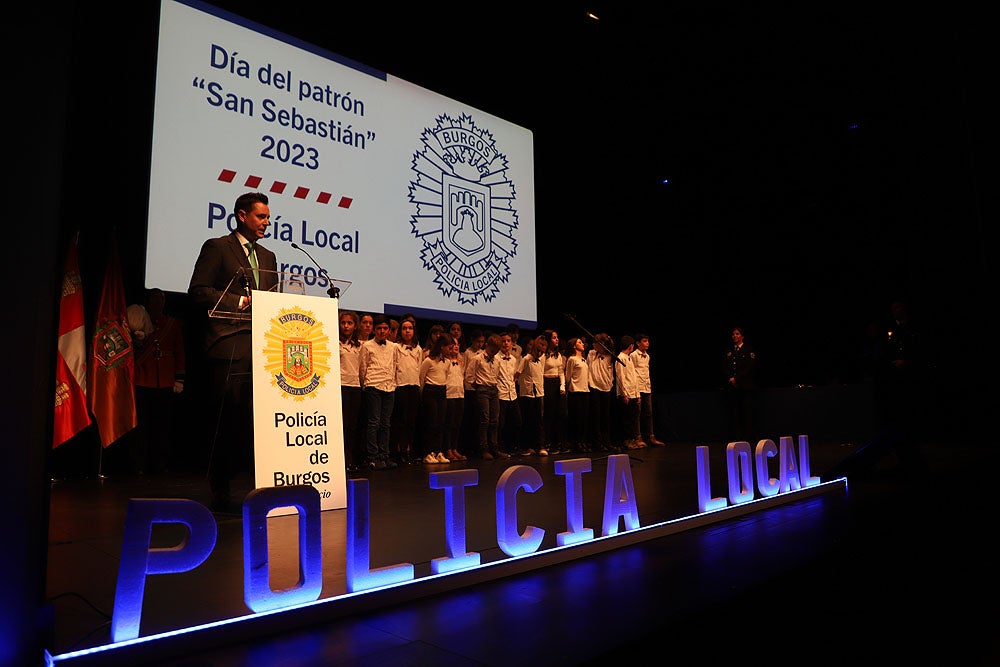 Fotos: La Policía Local de Burgos entrega distinciones y reconocimientos por el Patrón de 2023