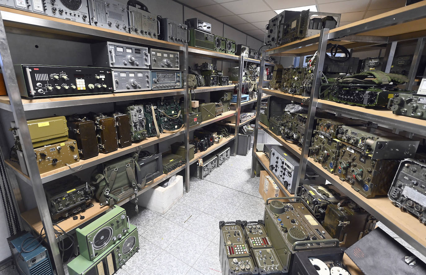 Equipos de radio expuestos en el Museo de Radiocomunicación Inocencio Bocanegra en Belorado.