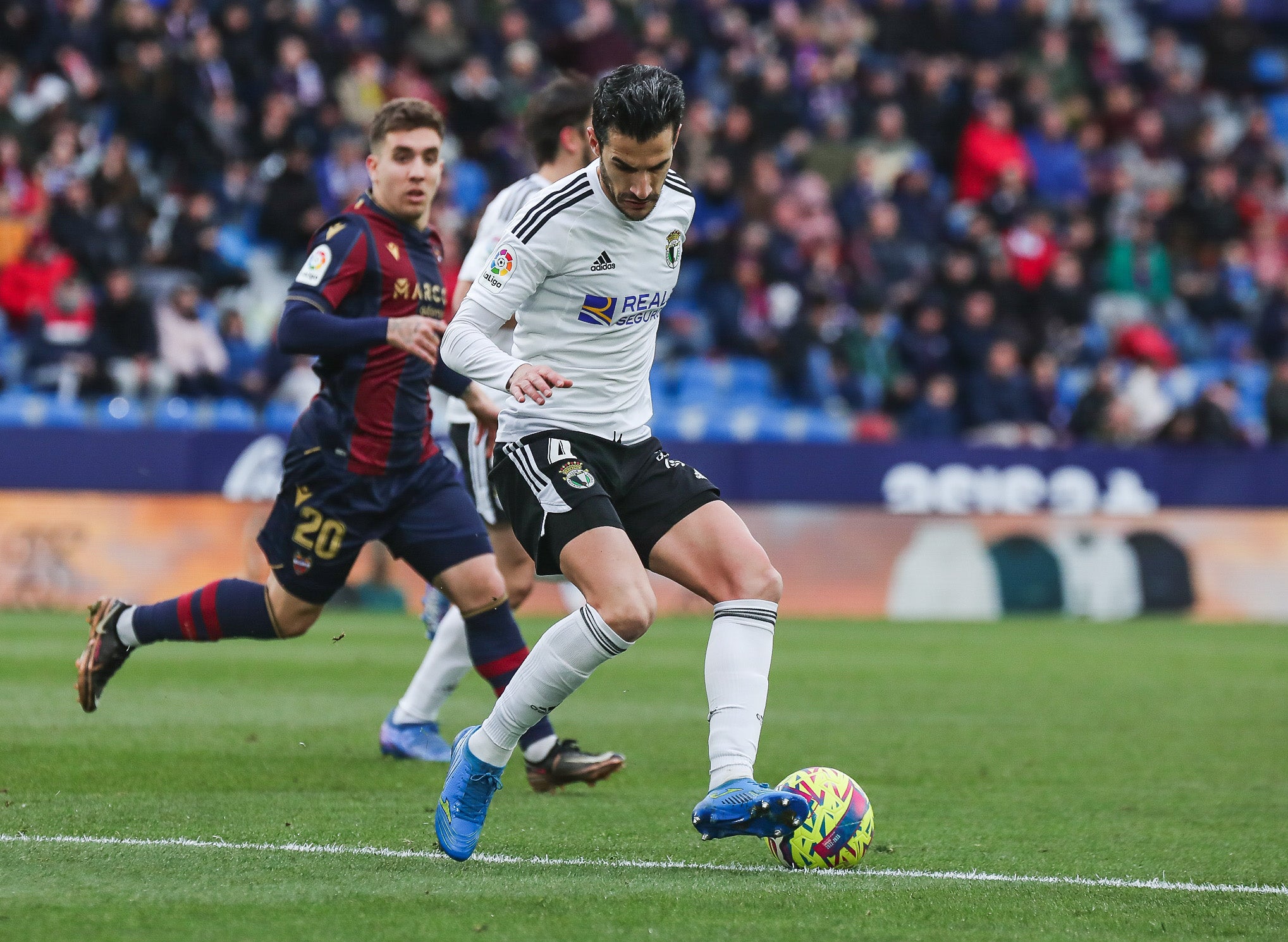 Fotos: El Burgos CF cae ante el Levante UD