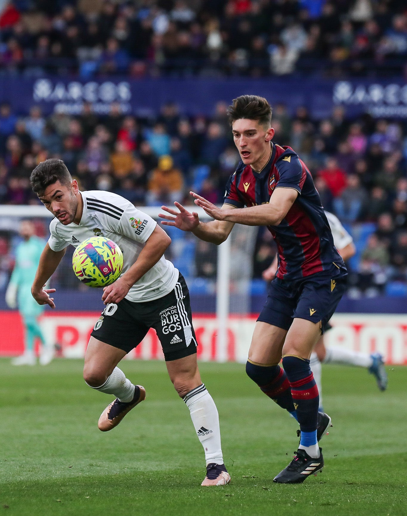 Fotos: El Burgos CF cae ante el Levante UD