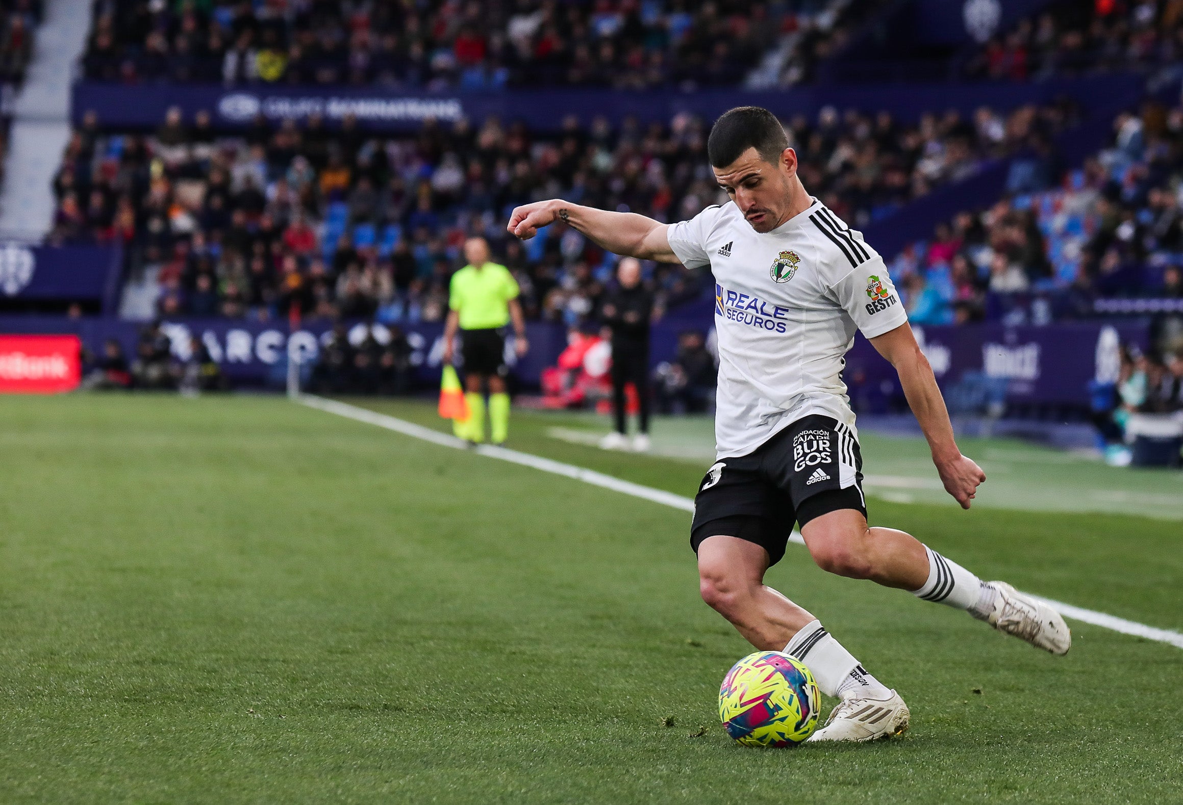 Fotos: El Burgos CF cae ante el Levante UD