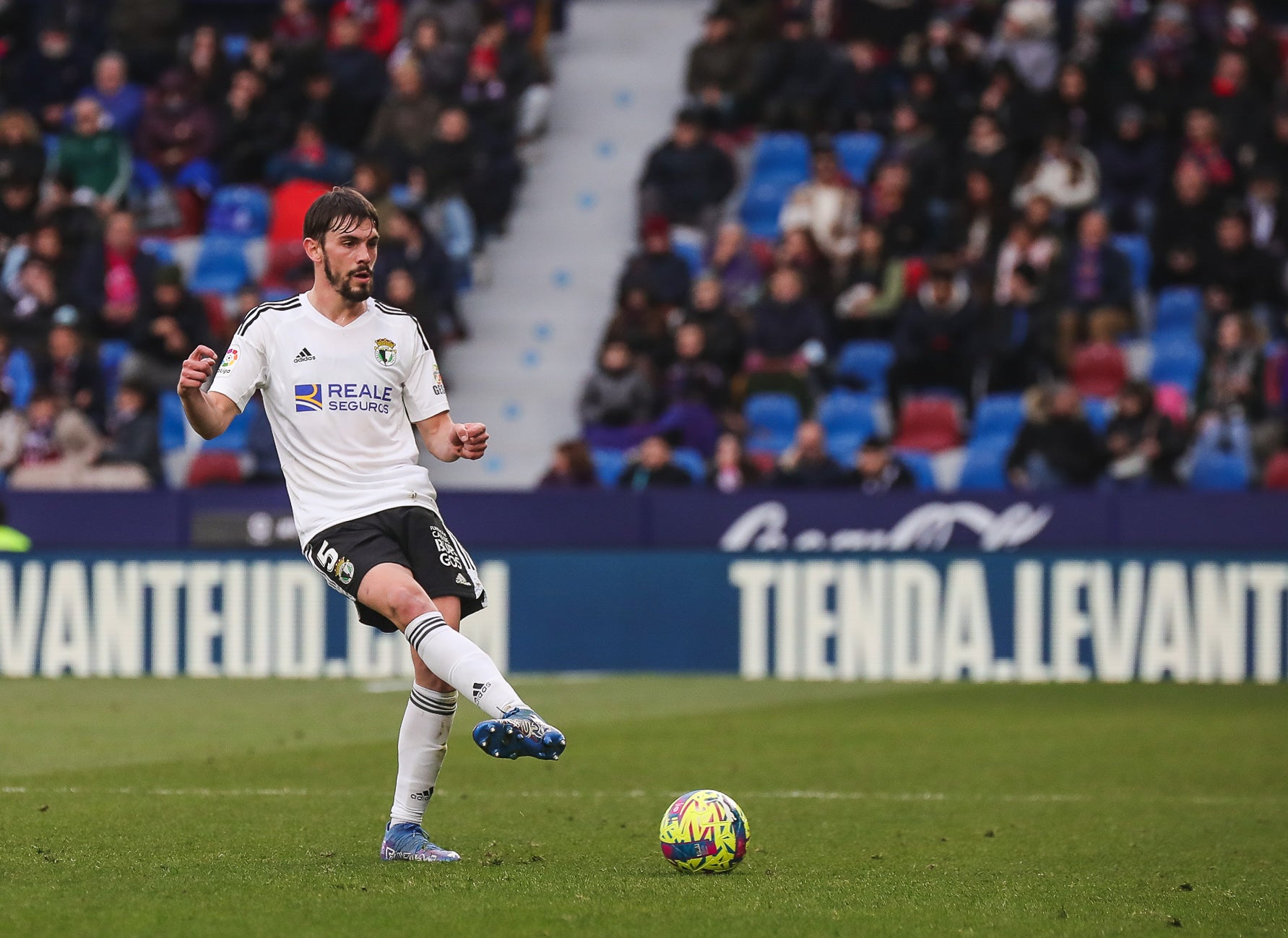 Fotos: El Burgos CF cae ante el Levante UD