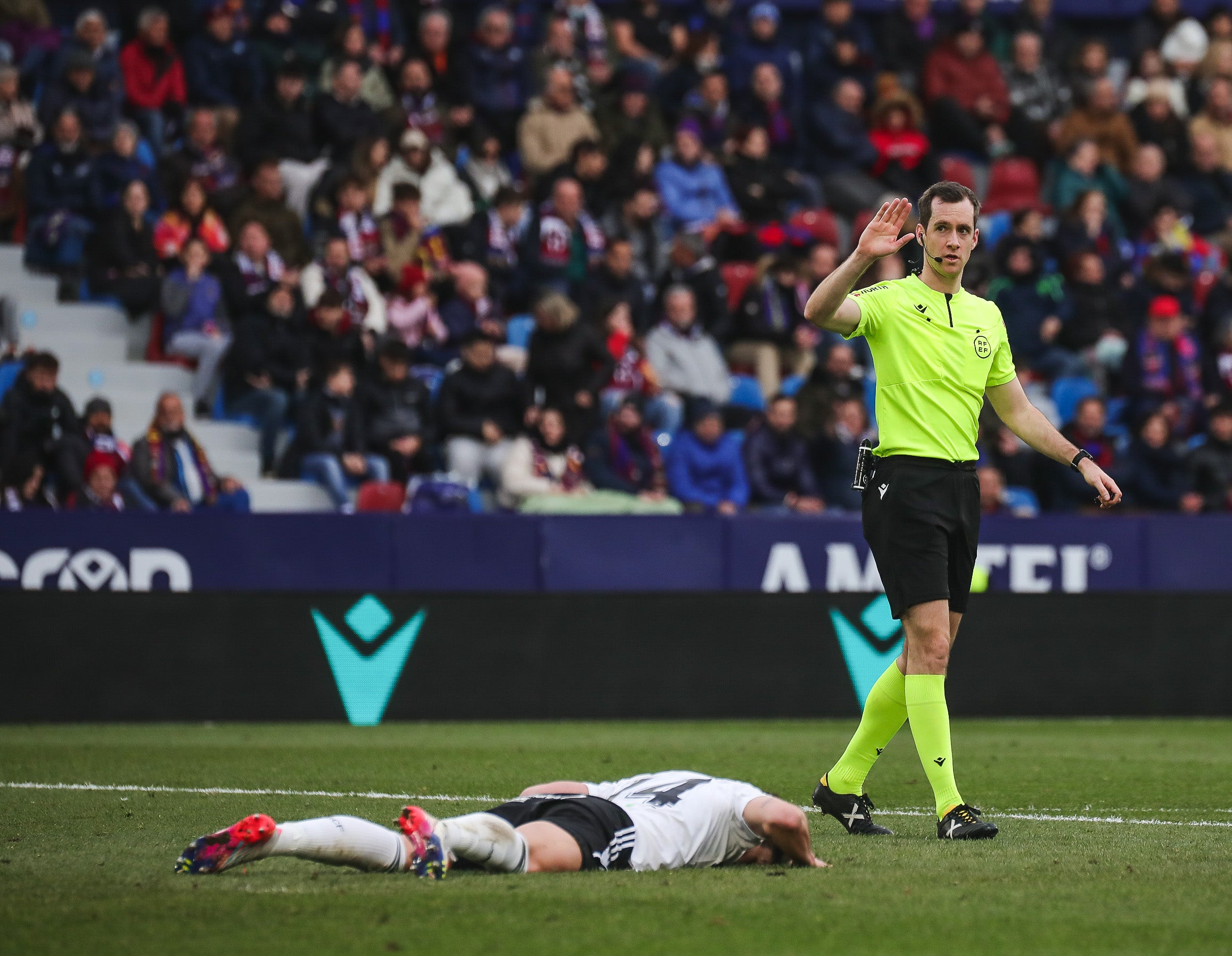 Fotos: El Burgos CF cae ante el Levante UD