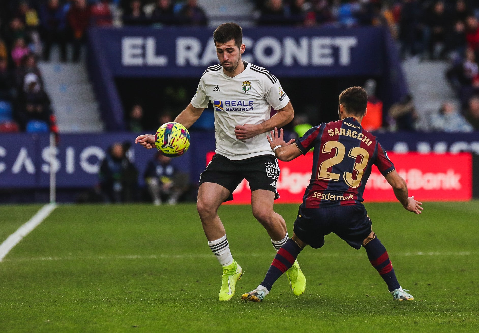 Fotos: El Burgos CF cae ante el Levante UD