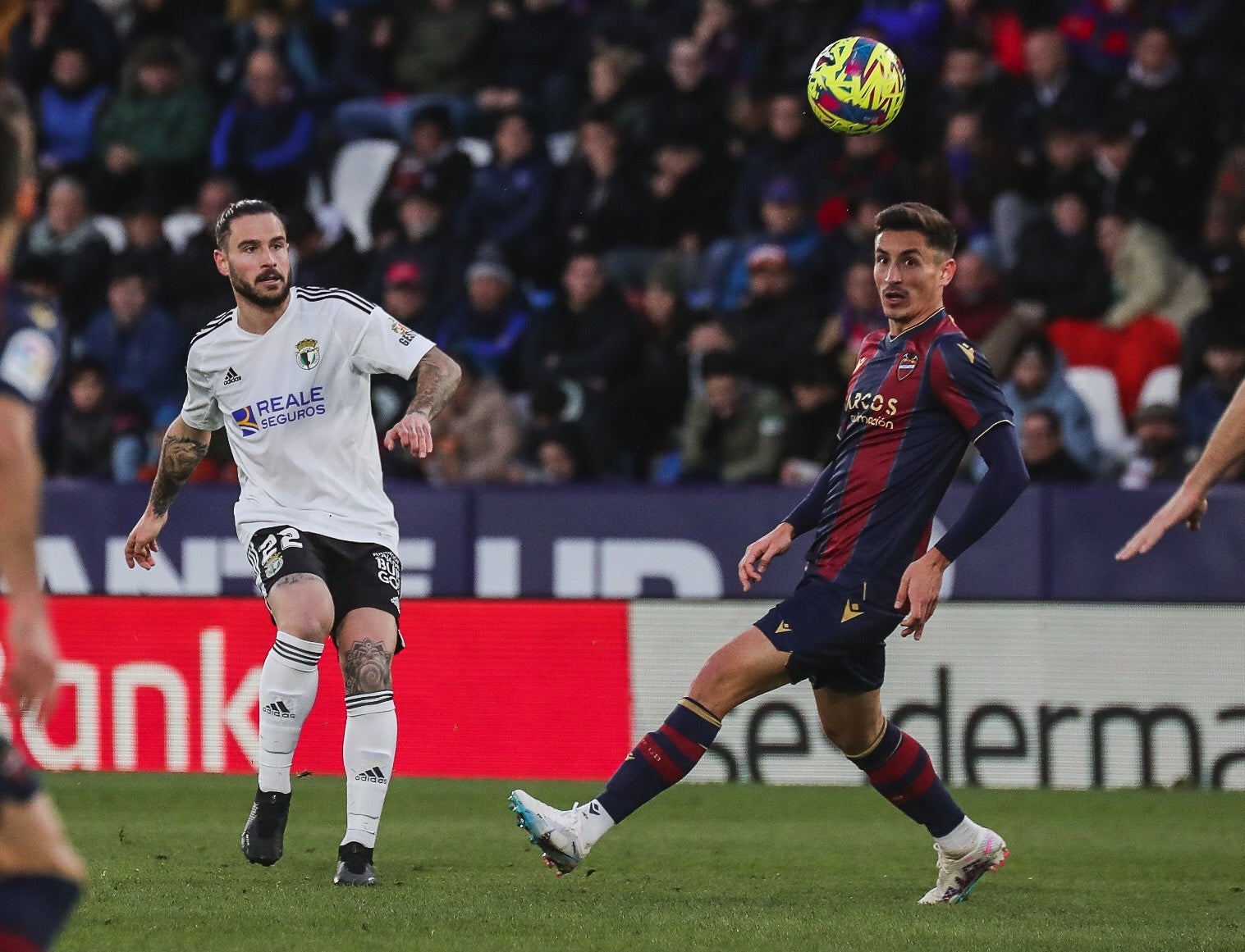 Fotos: El Burgos CF cae ante el Levante UD