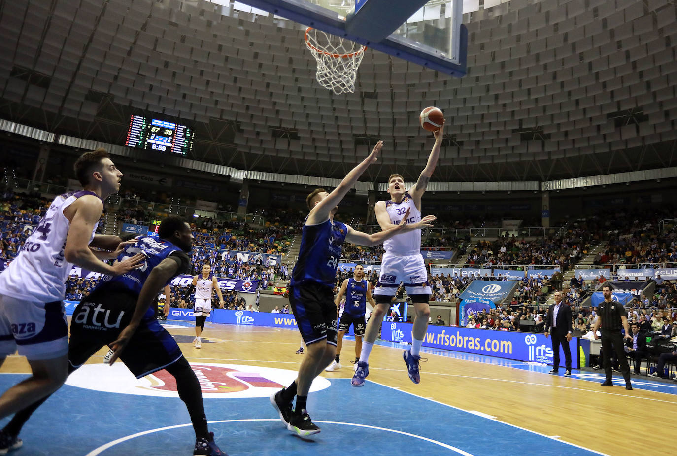 Fotos: El San Pablo se lleva el derbi autonómico