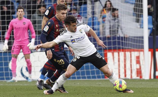 Curro, entre algodones antes de recibir a Las Palmas