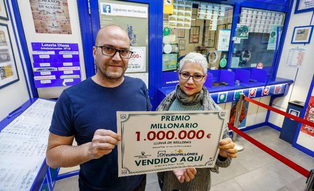 Un millón del Euromillones en Burgos: «Es una satisfacción muy grande repartir premios e ilusión»