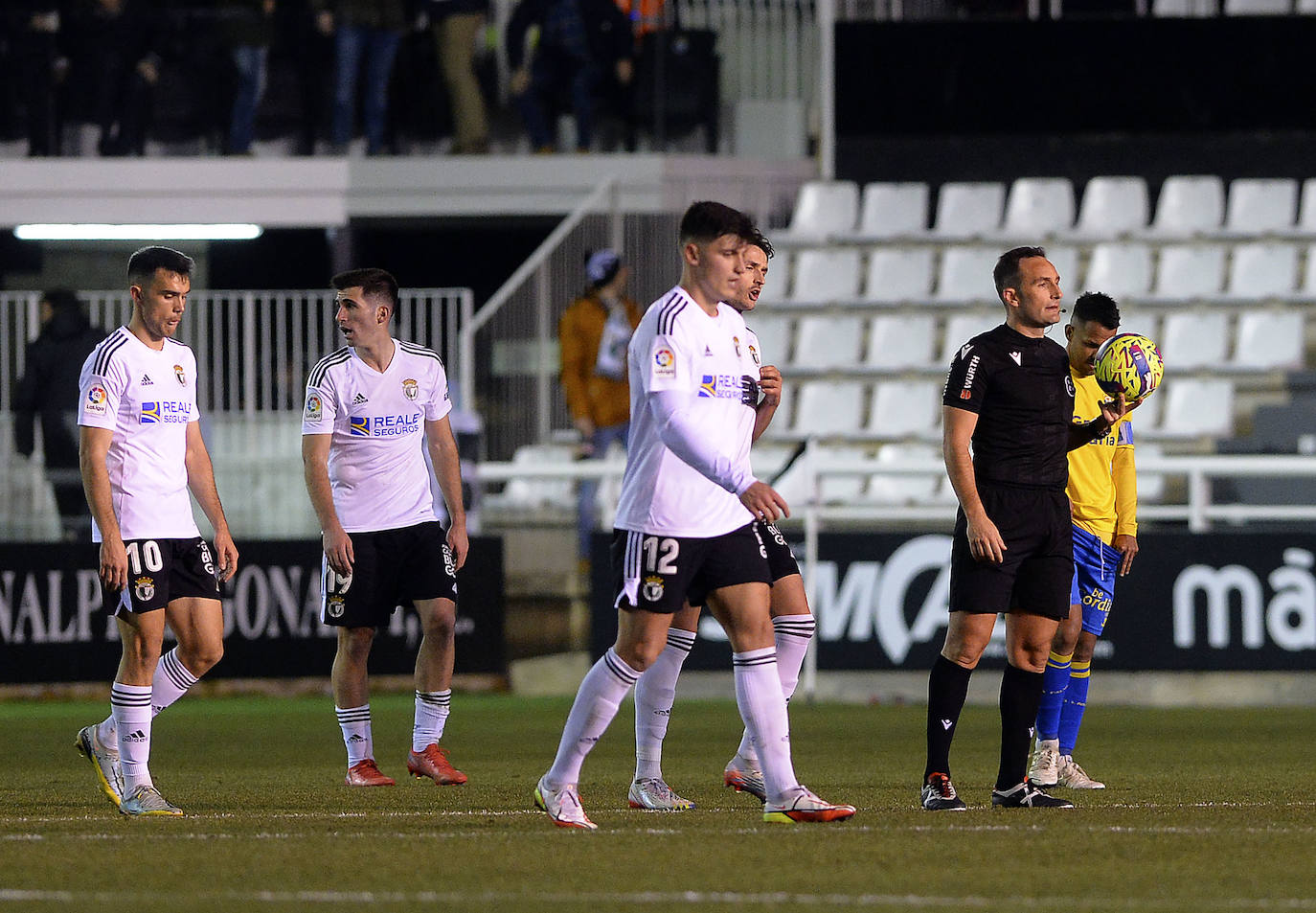 Imágenes del empate entre el Burgos CF y la UD Las Palmas este lunes en El Plantío