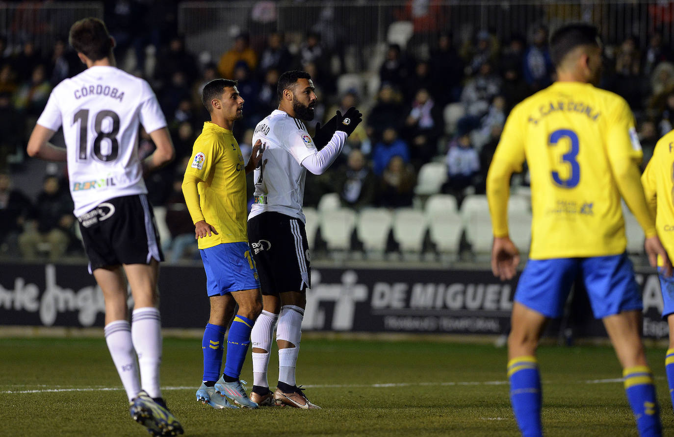 Imágenes del empate entre el Burgos CF y la UD Las Palmas este lunes en El Plantío