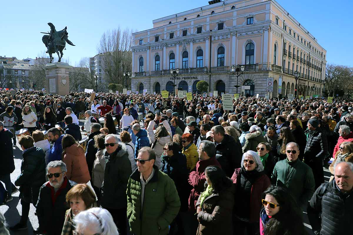 Fotos: Los burgaleses arropan masivamente las protestas a favor de una Sanidad Pública de calidad