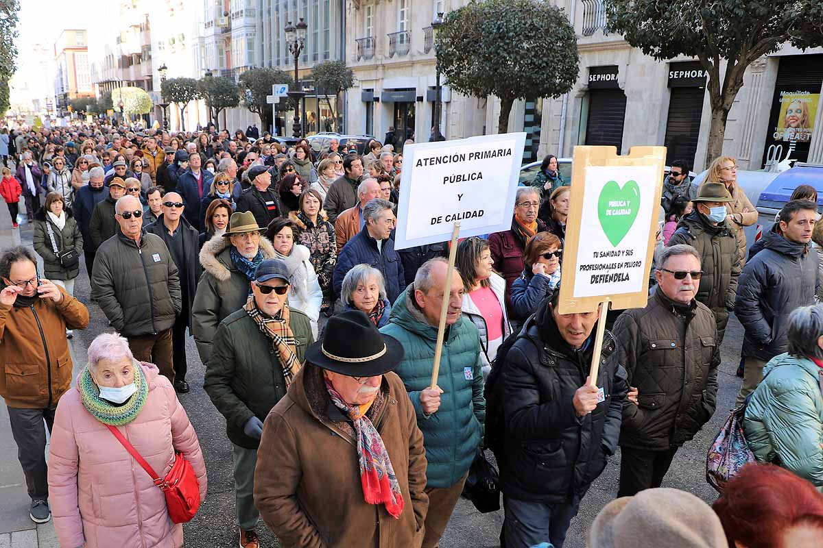 Fotos: Los burgaleses arropan masivamente las protestas a favor de una Sanidad Pública de calidad