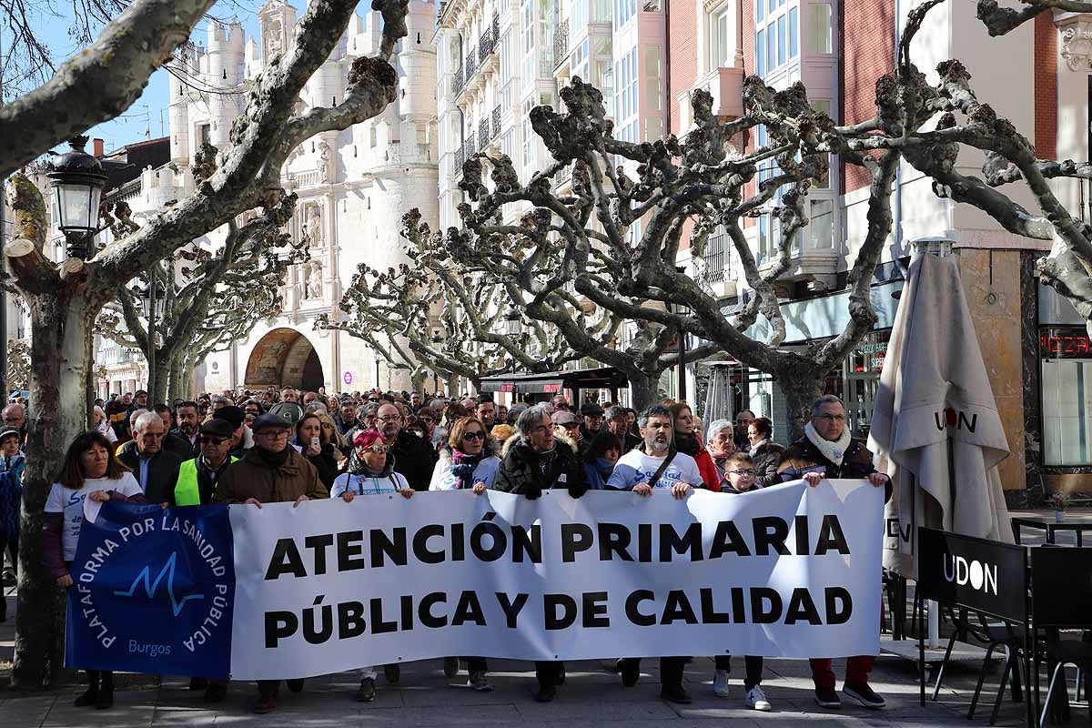 Fotos: Los burgaleses arropan masivamente las protestas a favor de una Sanidad Pública de calidad