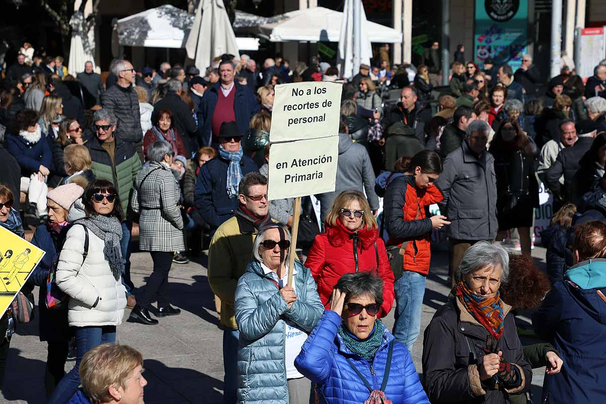 Fotos: Los burgaleses arropan masivamente las protestas a favor de una Sanidad Pública de calidad