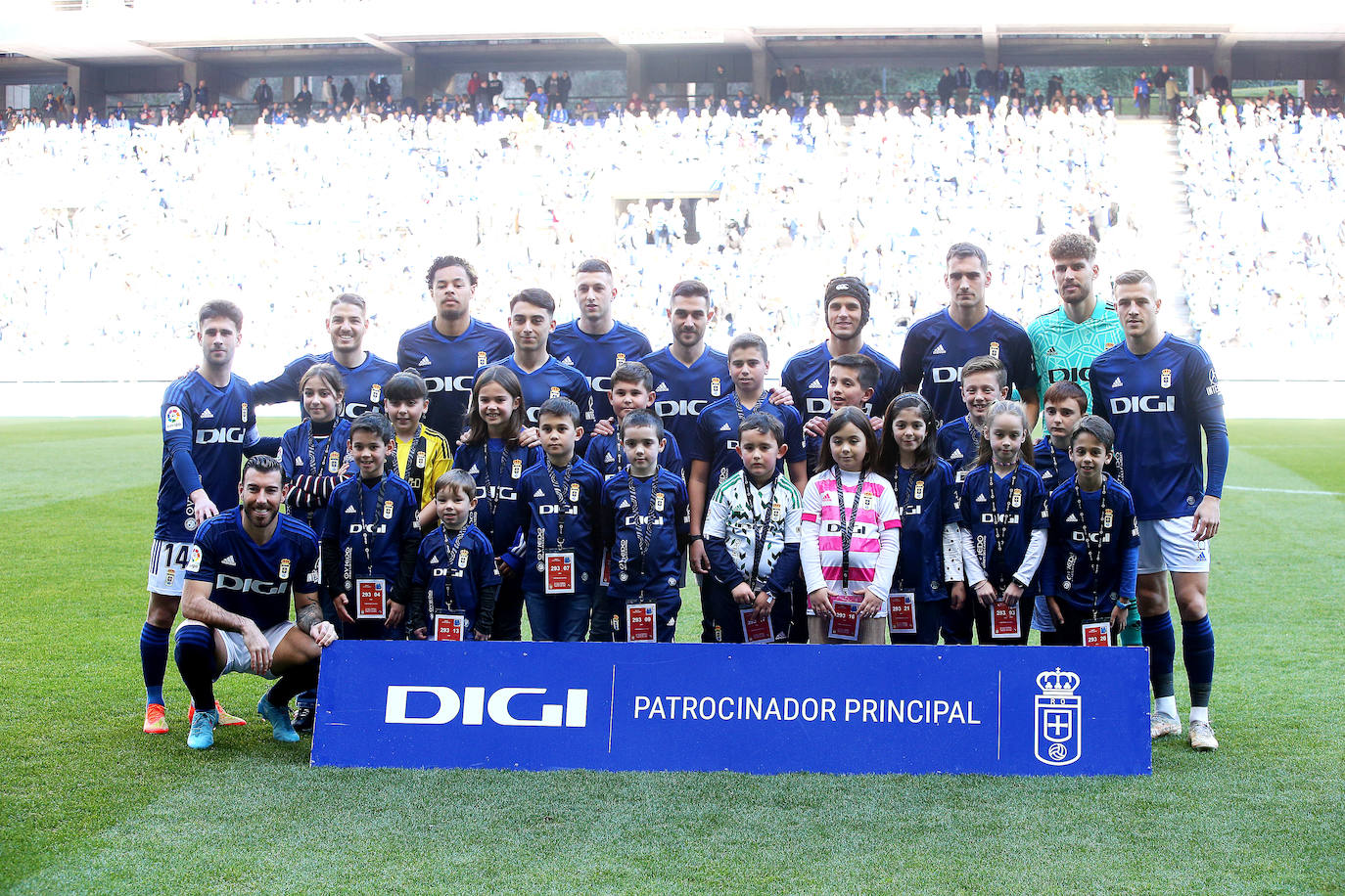 Imagenes de la victoria del Burgos CF ante el Real Oviedo este domingo en el Carlos Tartiere