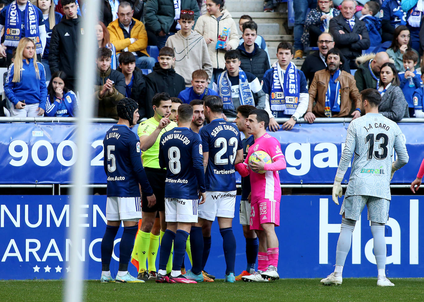 Imagenes de la victoria del Burgos CF ante el Real Oviedo este domingo en el Carlos Tartiere