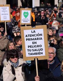 Imagen secundaria 2 - Más de 10.000 personas gritan desde Burgos contra los recortes en Atención Primaria