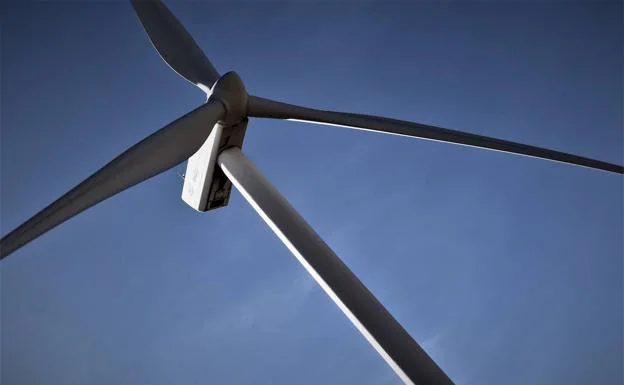 Iberdrola instala en Burgos el primer aerogenerador de uno de sus parques  eólicos más potentes de Castilla y León - El Periódico de la Energía