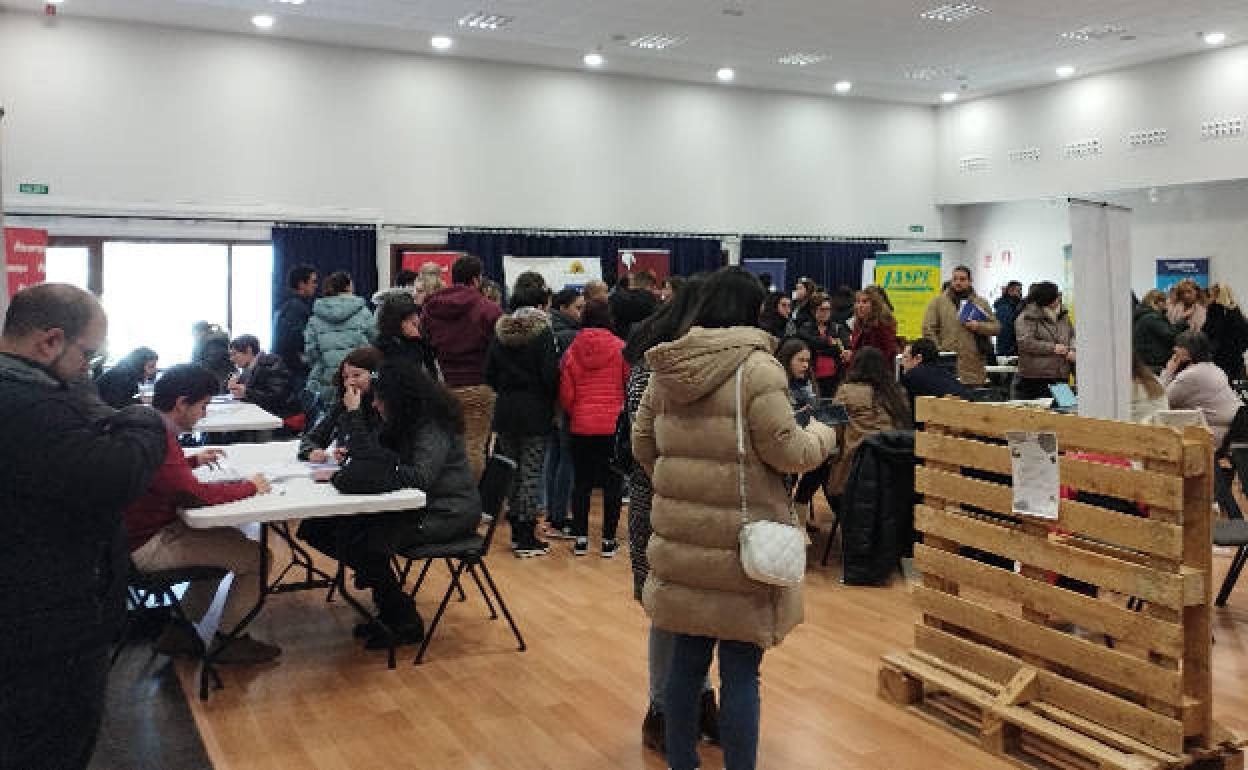 Asistentes a la zona de empresas. 