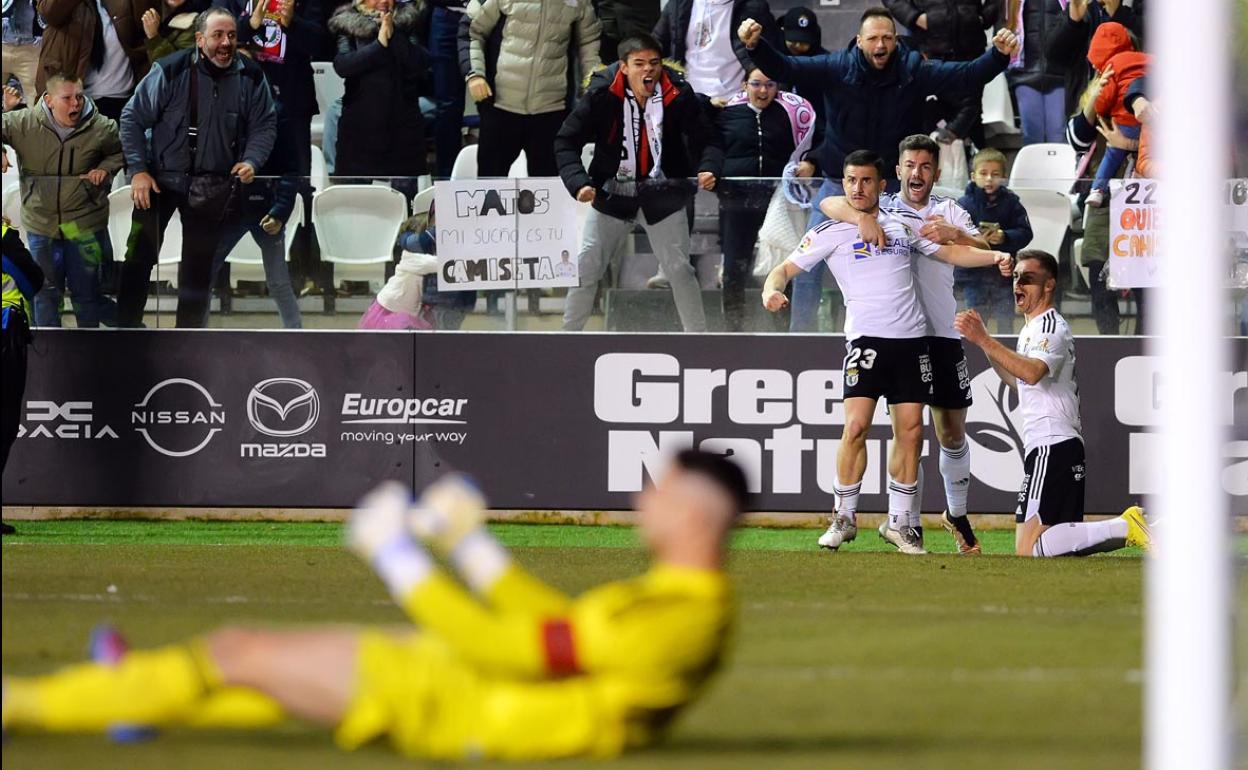 Matos celebra el gol conseguido en el añadido del partido ante el Albacete Balompié.